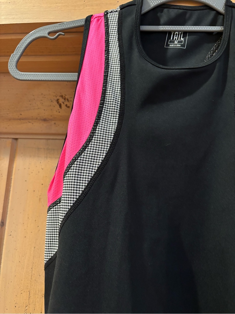 Tail women’s tennis skort and top medium - Picture 4 of 9